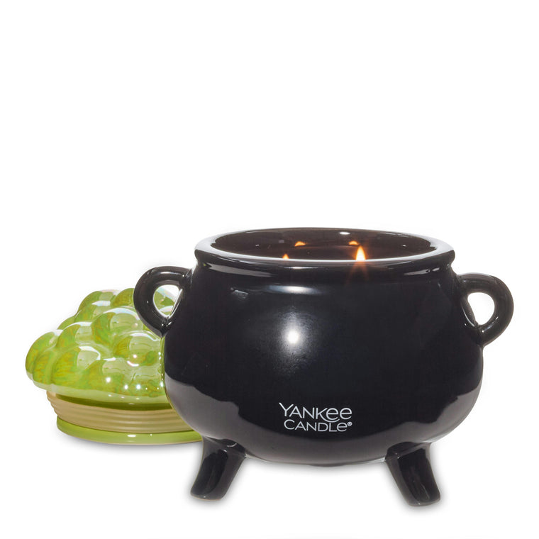 Phantom Bookshop Bubbling Cauldron Candle K9